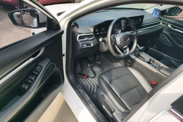 Used Geely Auto Emgrand 2022 4th Generation 1.5L CVT Luxury Model
