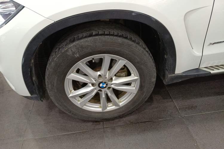 Used BMW X5 2015 xDrive28i
