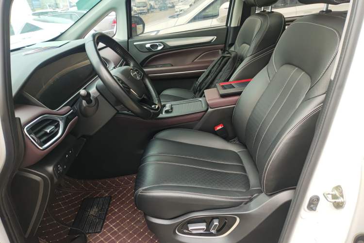 Used GAC Trumpchi M6 2021 270T DCT Luxury Edition (6 Seats)
