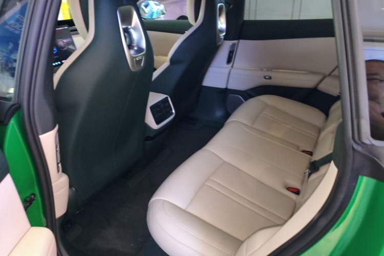 Used  YU7 2025 Ultra-Long Range Rear-Wheel Drive Version
