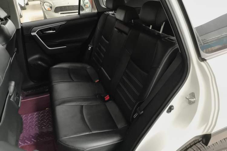 Used Toyota RAV4 2021 2.0L CVT Two-Wheel Drive Fashion PLUS Edition
