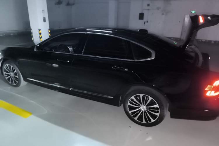 Used Volvo S90 2023 B5 Zhiyi Luxury Edition
