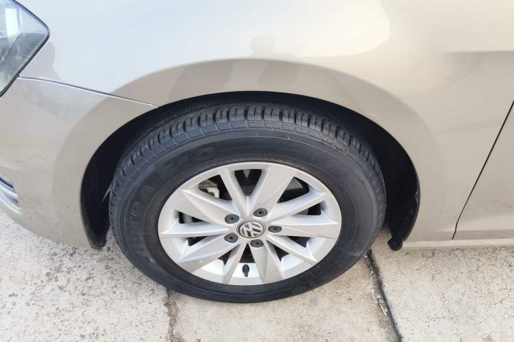 Used Volkswagen Golf 2016 1.6L Automatic Fashion Model
