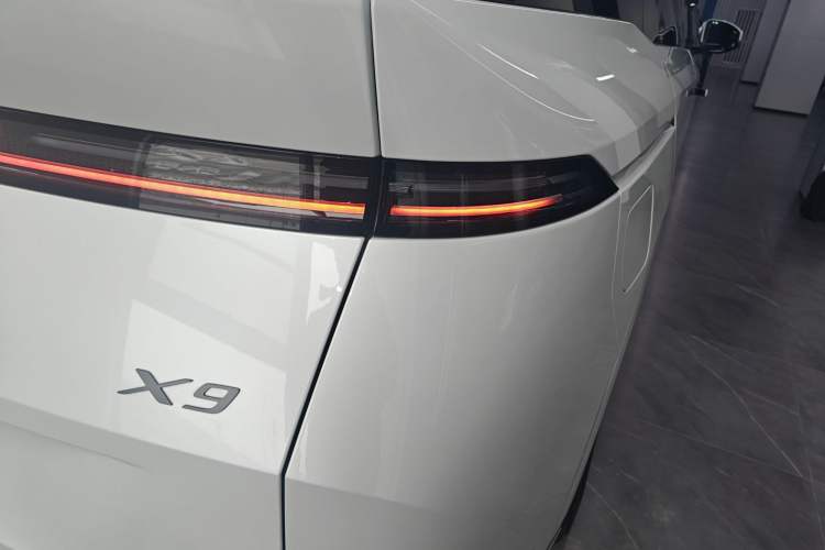 Used XPeng X9 2025 740 Ultra-Long Range Max
