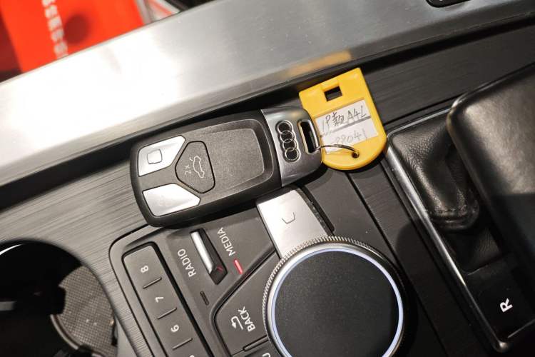 Used Audi A4L 2019 40 TFSI Fashion Edition China VI Emission Standard