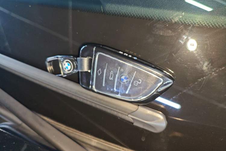 Used BMW 5 Series 2019 Facelifted 530Li Leading Edition M Sport Package