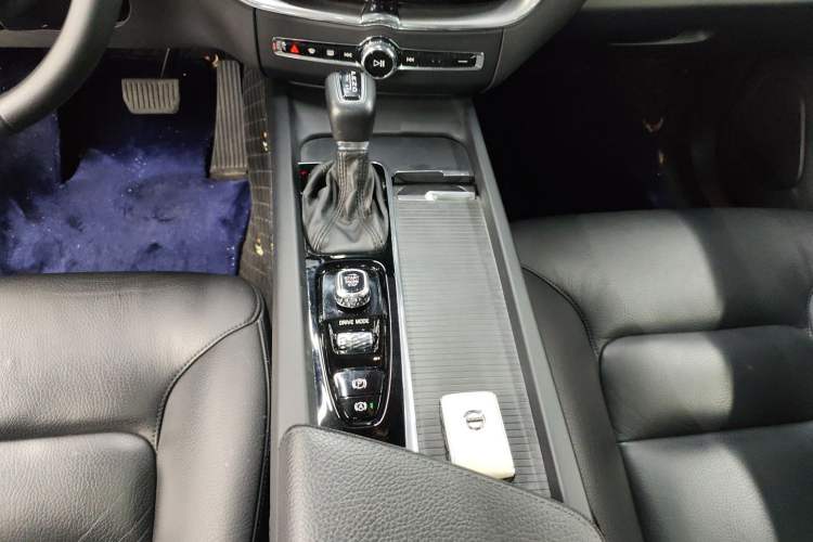 Used Volvo XC60 2019 T5 4x4 Zhiyuan Edition China VI Standard
