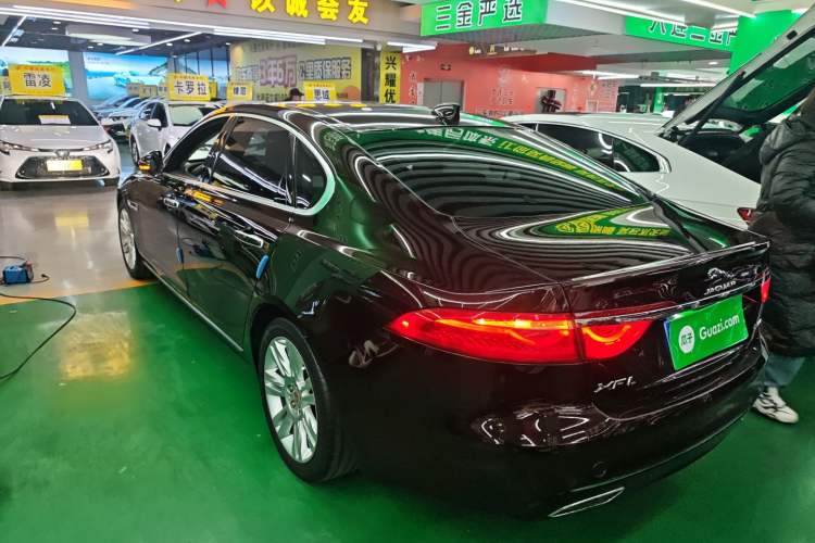 Used Jaguar XFL 2018 XFL 2.0T 250 PS Premium Edition
