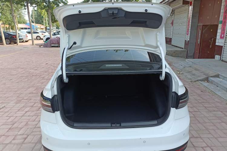 Used Volkswagen Lavida 2023 New Sharp 1.5L Automatic Excellent New Edition
