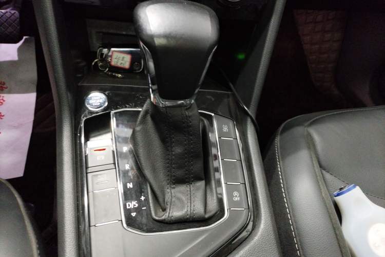 Used Volkswagen Tiguan L 2019 330TSI Automatic Two-Wheel Drive Panoramic Comfort Edition China VI Standard
