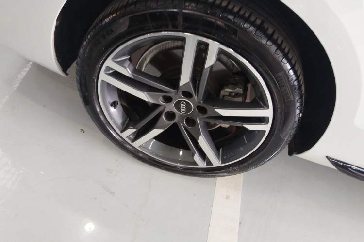 Used Audi A4L 2022 40 TFSI Luxury Dynamic Model
