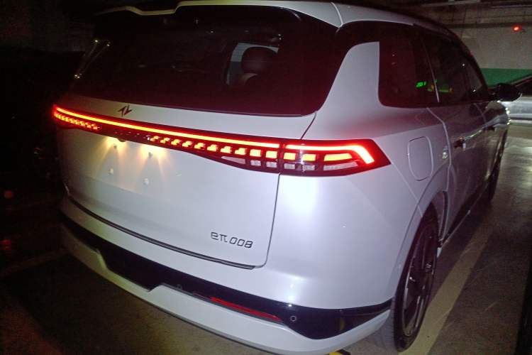 Used  eπ008 2024 210Max Range-Extended Version 6 Seats
