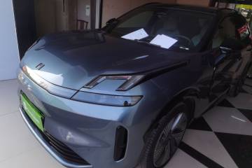 Used Lynk & Co 08 EM-P 2025 220 km All-Wheel-Drive Performance Halo