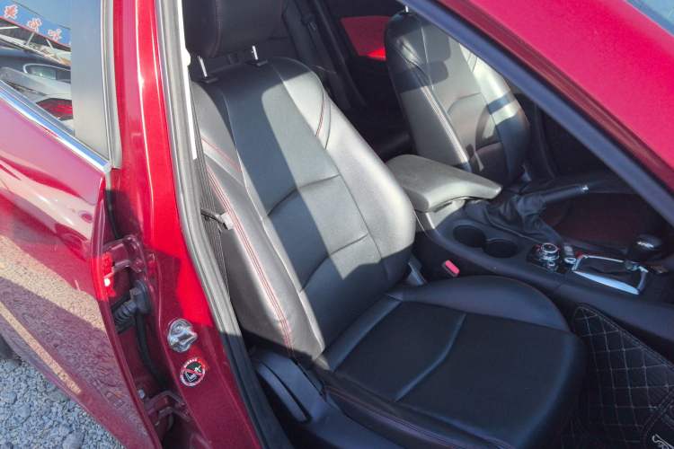 Used Mazda Mazda 3 Axela 2014 Sedan 1.5L Automatic Comfort Model
