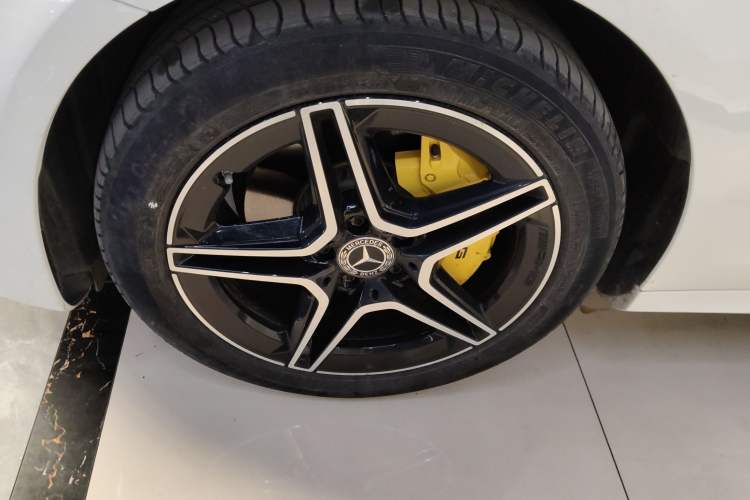 Used Mercedes-Benz E-Class 2022 E 260 Stylish Sports Edition
