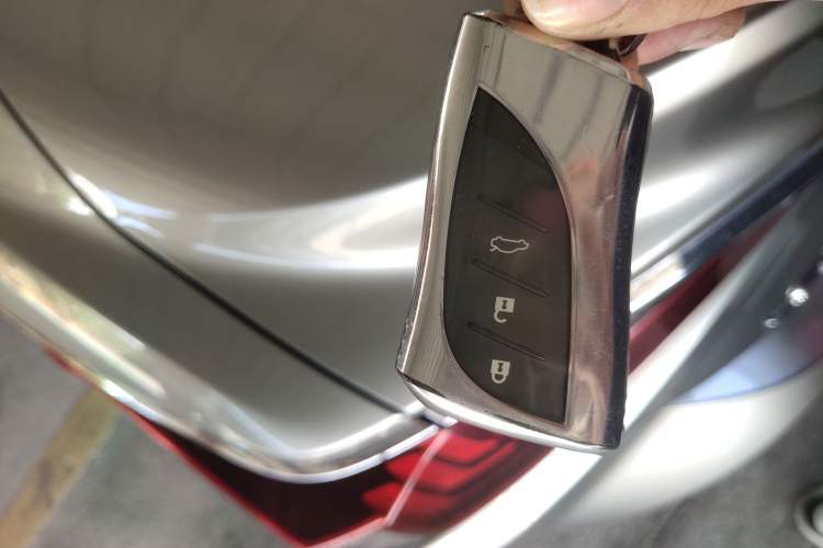 Used Lexus ES 2023 200 Excellence Edition
