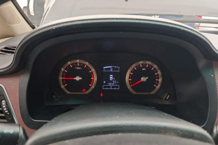 Used FORTHING Lingzhi 2017 M5 1.6L Standard Model
