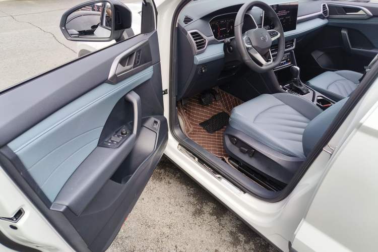 Used Volkswagen Tharu 2024 300TSI Two-Wheel-Drive Moon Luxury Edition
