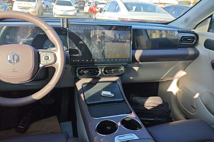 Used Leapmotor C11 2024 All-Electric 580 Luxury Edition
