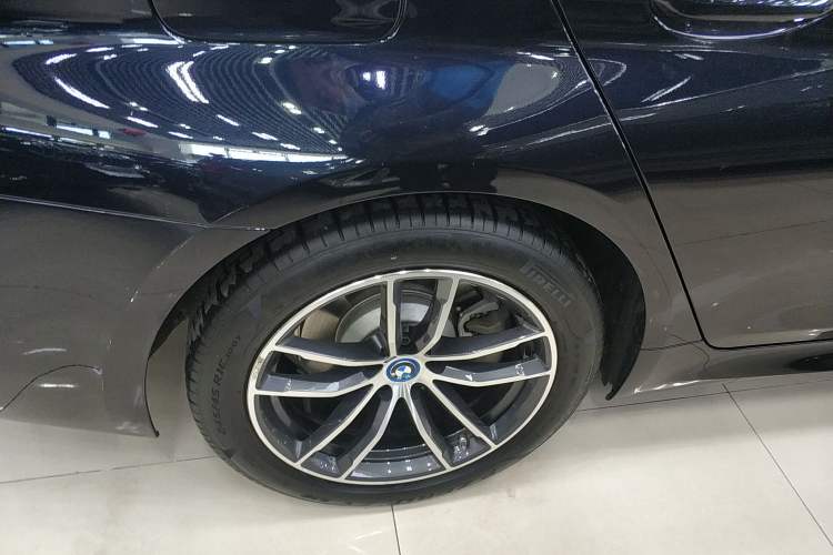 Used BMW 5 Series New Energy 2022 Second Facelift 535Le M Sport Package
