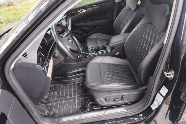 Used Volkswagen Passat 2019 330TSI Luxury Edition China VI Standard
