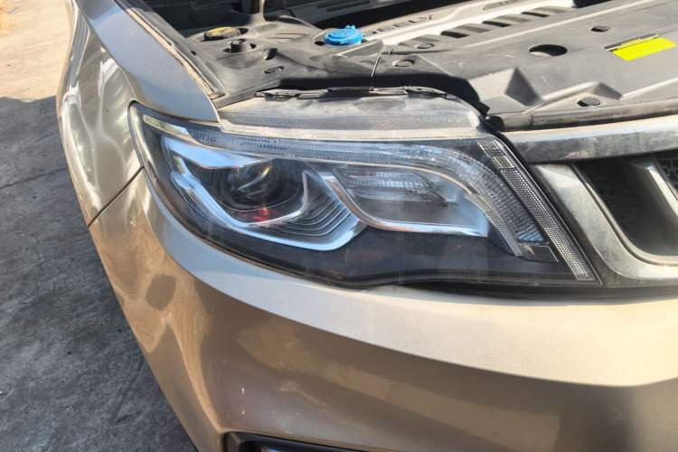 Used Geely Auto Emgrand X7 Sport 2018 1.8TD Manual Two-Wheel Drive Smart Connect 4G Internet Edition
