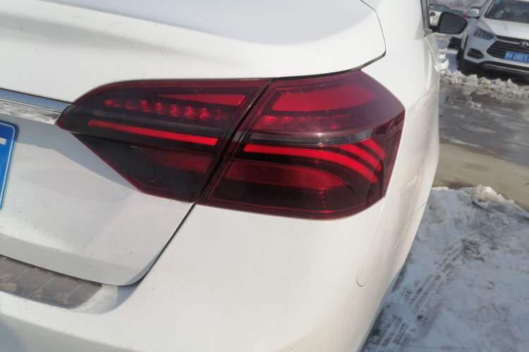 Used Geely Auto Emgrand 2019 Leading Edition 1.5L Manual Luxury Model China VI Standard
