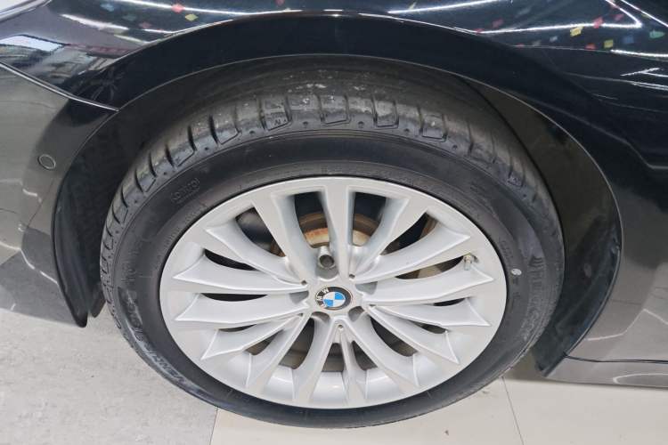 Used BMW 5 Series 2019 Facelifted 530Li Luxury Edition Premium Package
