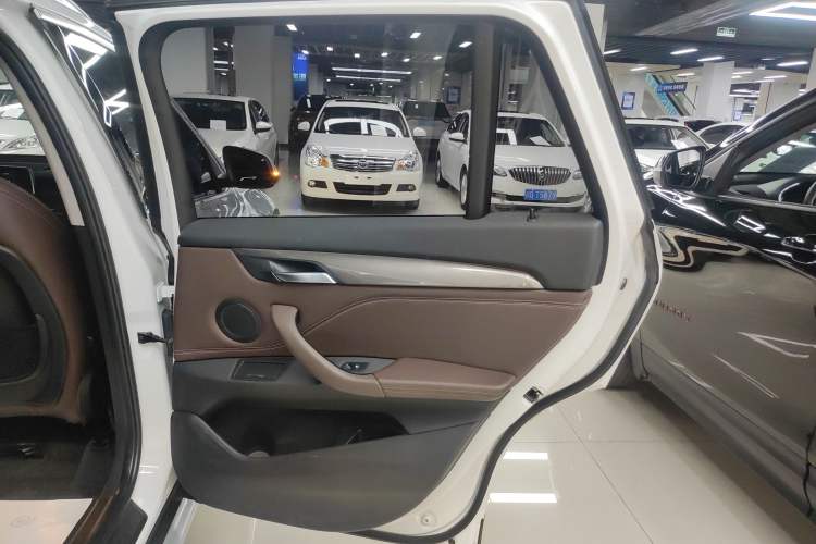 Used BMW X1 2018 sDrive18Li Luxury Model