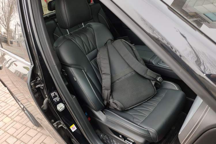 Used GAC Trumpchi GS8 2024 Linghang Series 2.0 TGDI Two-Wheel Drive Luxury Smart Connectivity Version
