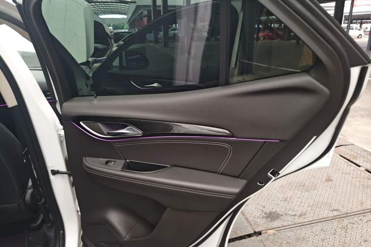 Used Buick Envision 2022 Encore S 552T Two-Wheel-Drive Luxury Model
