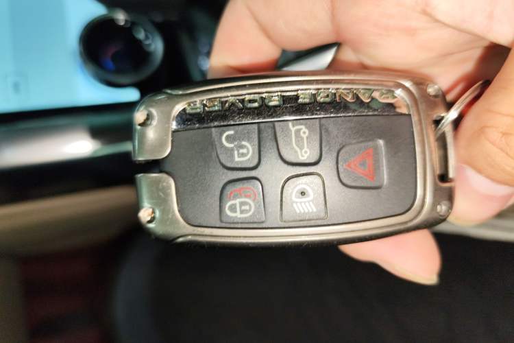 Used Land Rover Range Rover Sport 2014 3.0 V6 SC Gasoline Version HSE
