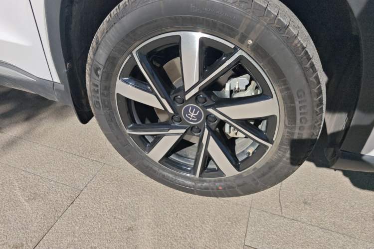 Used BYD Song Pro New Energy 2024 HONOR Edition DM-i 71KM Navigation Model
