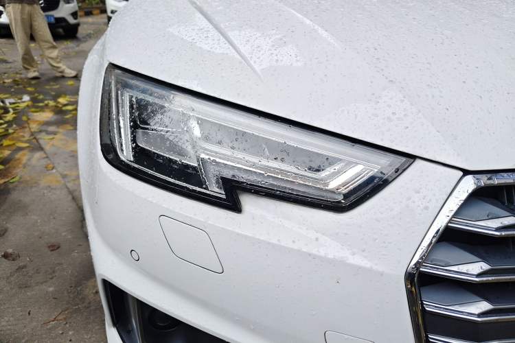 Used Audi A4L 2019 40 TFSI Fashion Edition China VI Emission Standard
