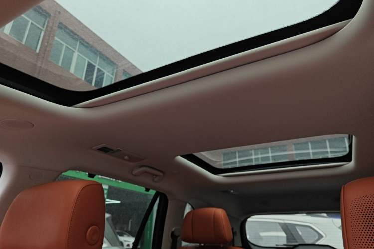 Used Wey Lanshan 2025 Four-Wheel Drive Max
