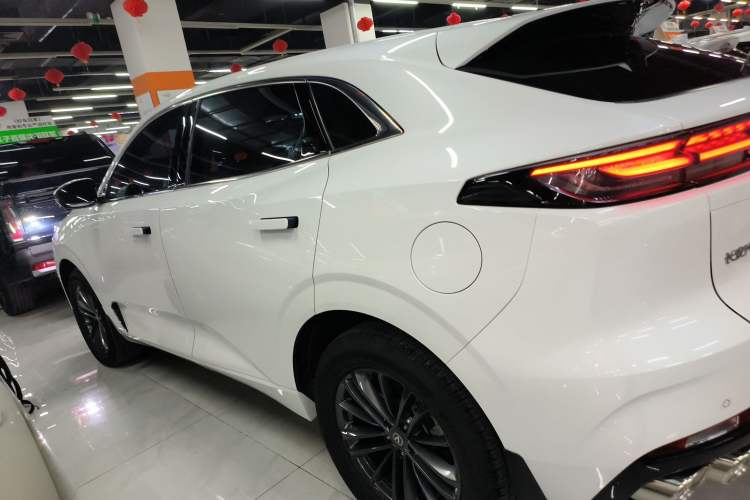 Used Changan UNI-K 2023 2.0T Two-Wheel Drive YueShang Trim
