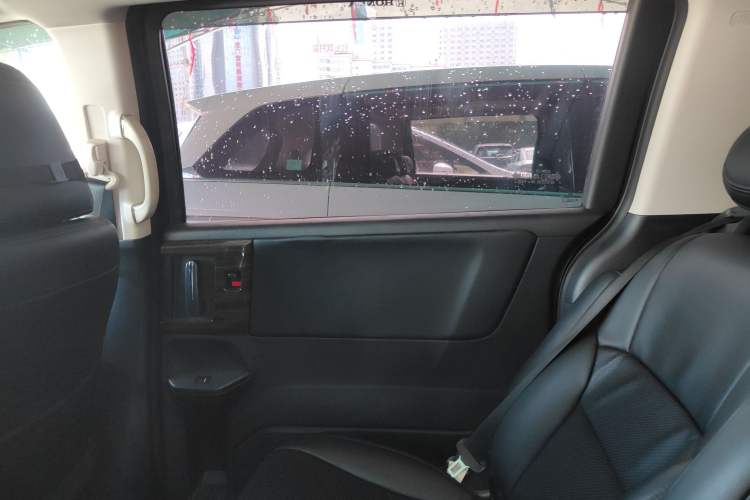 Used Honda Elysion 2016 2.4L Comfort Edition
