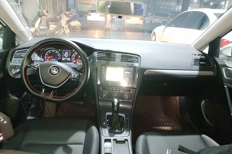 Used Volkswagen Golf 2020 200TSI DSG Comfortable and Ambitious Edition