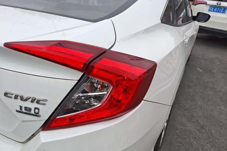 Used Honda Civic 2016 180TURBO CVT Comfort Version
