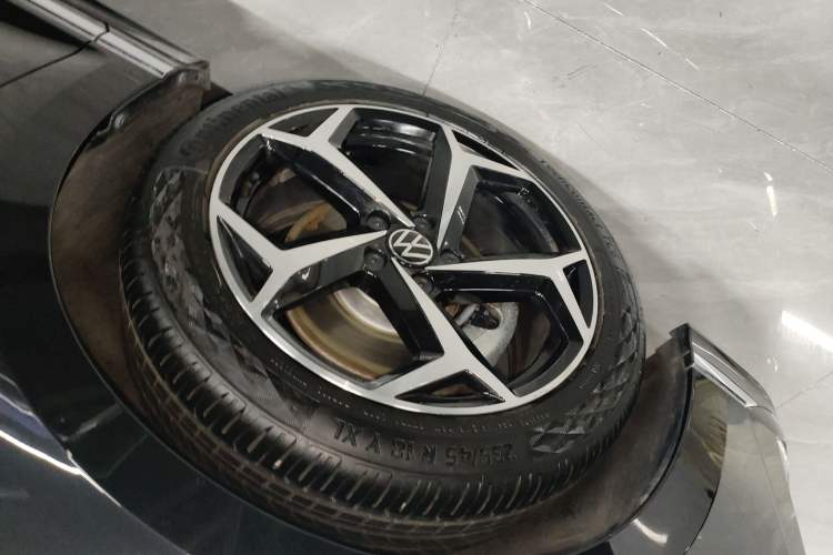 Used Volkswagen Magotan 2023 2 Million Units Limited Edition 330TSI DSG Leading Version
