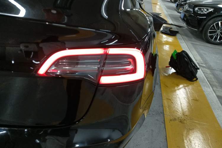 Used Tesla Model 3 2019 Long-Range Rear-Wheel-Drive Version
