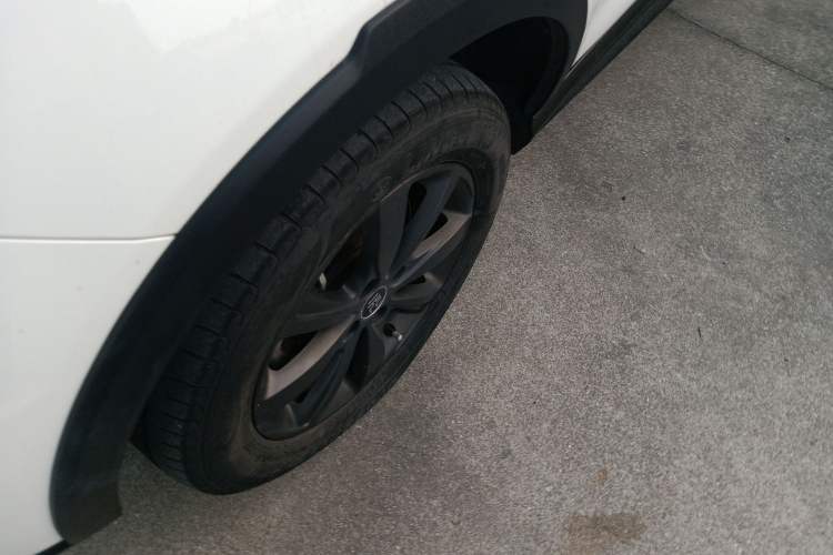 Used BYD Yuan New Energy 2019 EV360 Smart Connect Enjoyment Model
