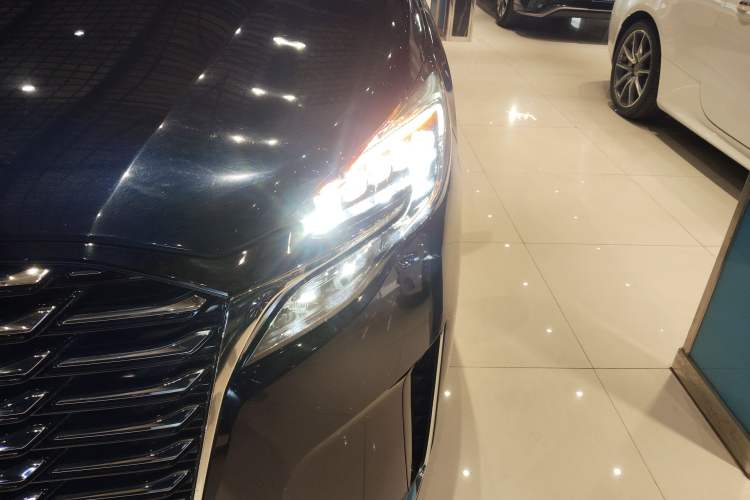 Used Buick GL8 2023 ES Lu Zun Comfort Model
