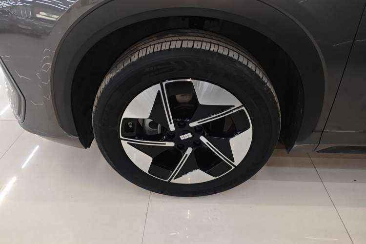 Used  E5 2024 530km Long-Range Version