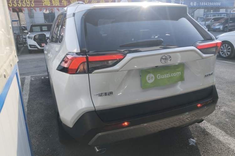 Used Toyota RAV4 2023 2.0L CVT Two-Wheel Drive Fashion Plus Edition
