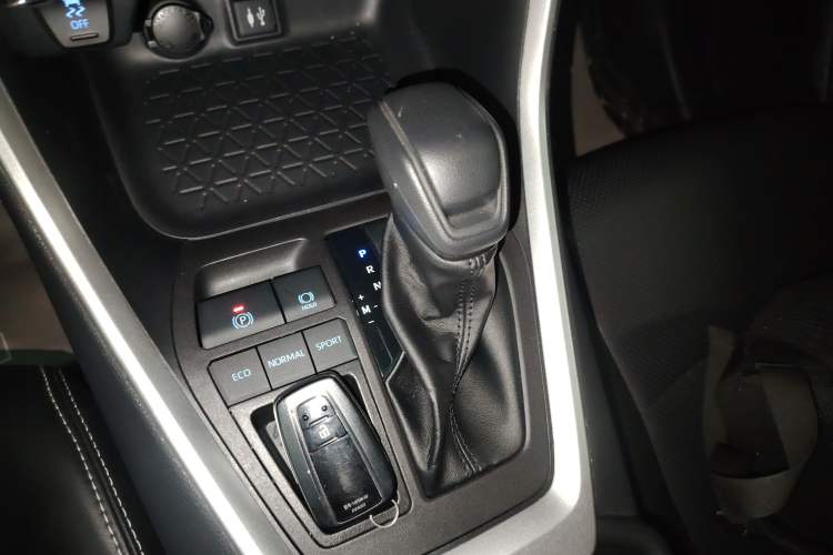 Used Toyota RAV4 2022 2.0L CVT Two-Wheel Drive Fashion Edition
