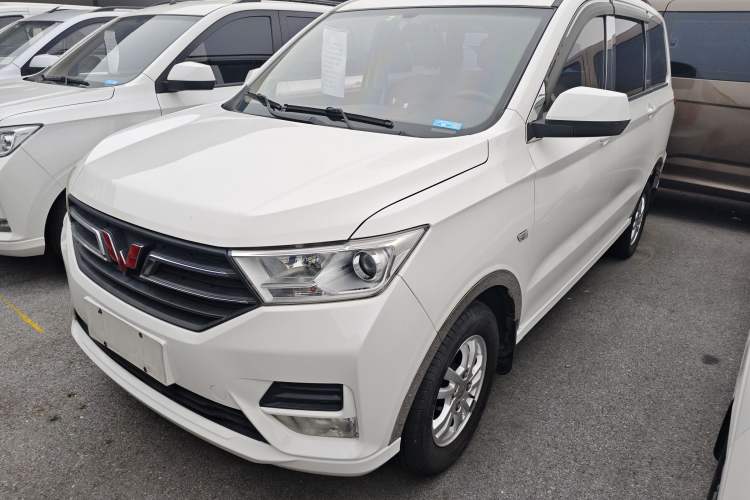 Used Wuling Hongguang 2019 1.5L S Comfort Edition China VI LAR
