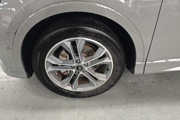 Used Audi Q3 2024 40 TFSI Fashion Dynamic Model
