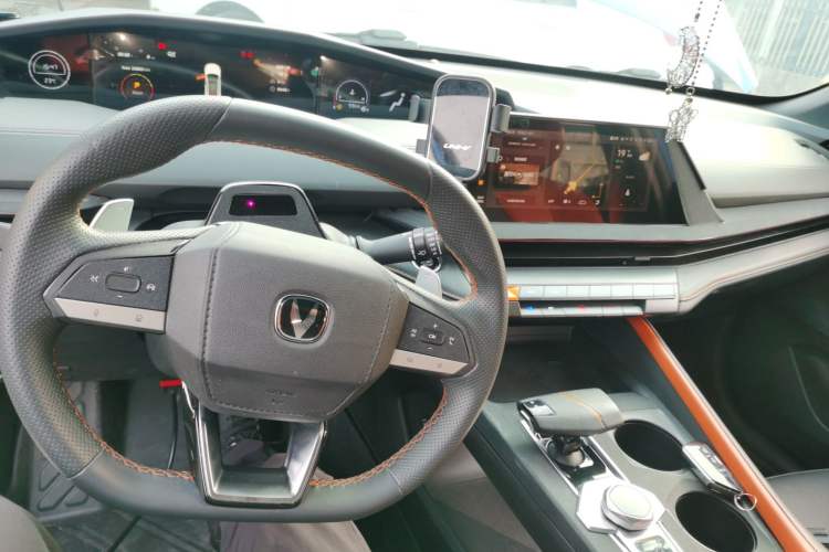 Used Changan UNI-V 2022 1.5T Prestige Version