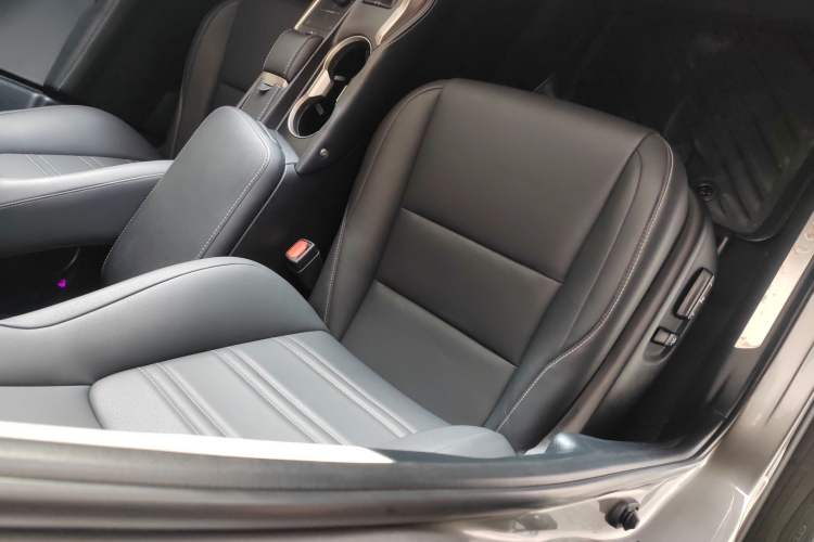 Used Lexus NX 2020 200 Front-Wheel Drive Vmotion Edition China VI Standard
